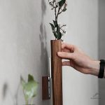 Vase mural en bois pour présentation florale moderne