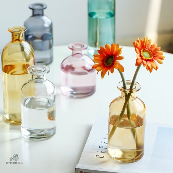 Vase soliflore pour exposer une seule tige