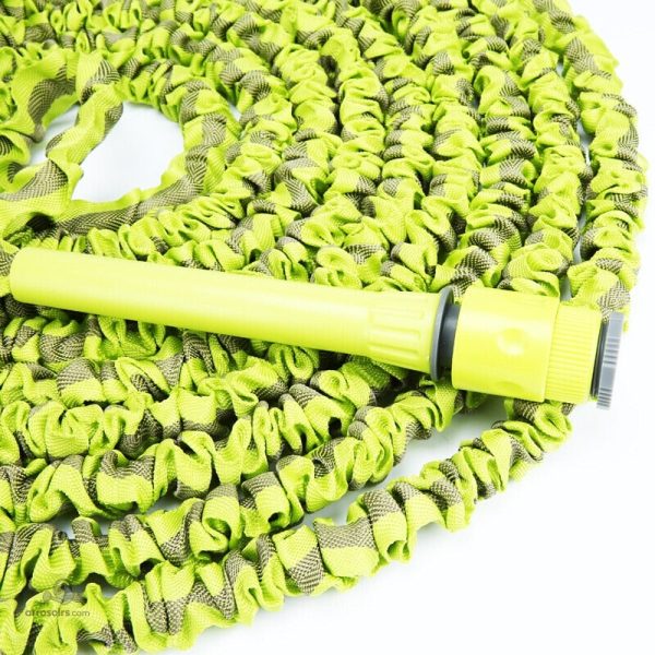Accessoire de jardinage : tuyau d'arrosage adaptable et durable