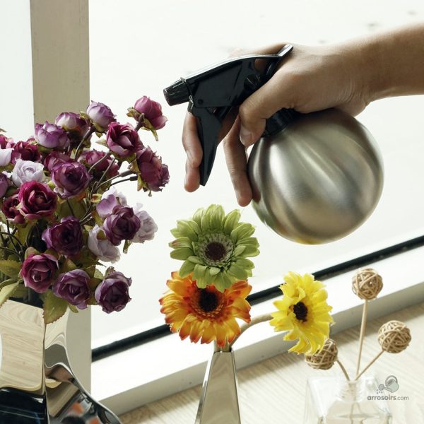 Accessoire de jardinage : vaporisateur en inox