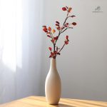 Vase en céramique blanche, style contemporain