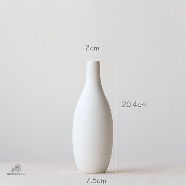Vase design minimaliste en céramique blanche