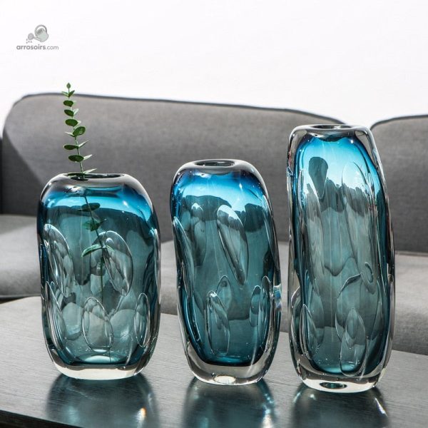 vase-bleu-transparent-1 Vase design bleu transparent élégant et moderne