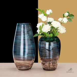Vase design bleu élégant et contemporain