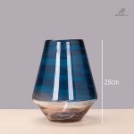 Vase décoratif bleu au style minimaliste