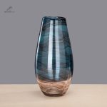 Vase moderne bleu pour décoration intérieure