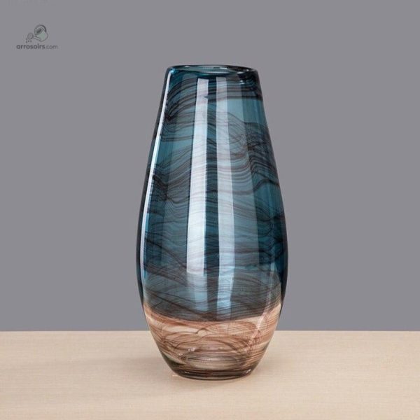 Vase moderne bleu pour décoration intérieure