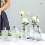 Vase en verre, design moderne pour fleurs uniques