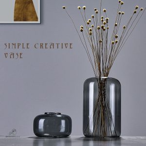 Vase design gris fumé élégant et moderne