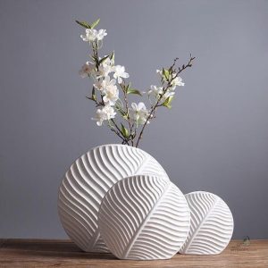 Vase moderne en céramique au design épuré