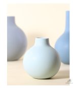 Vase en céramique aux formes modernes