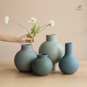 Vase design contemporain en céramique