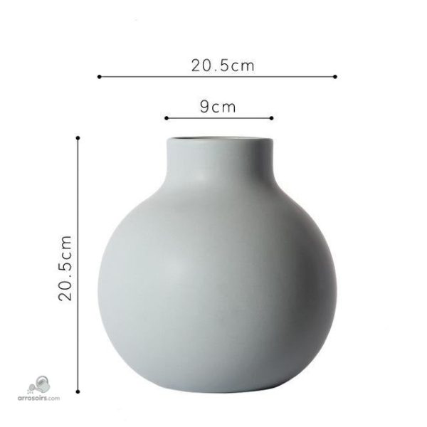 Vase design en céramique minimaliste