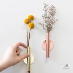 Vase mural doré, pièce décorative unique