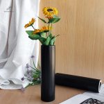 Vase minimaliste noir élégant