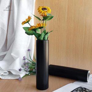 Vase minimaliste noir élégant