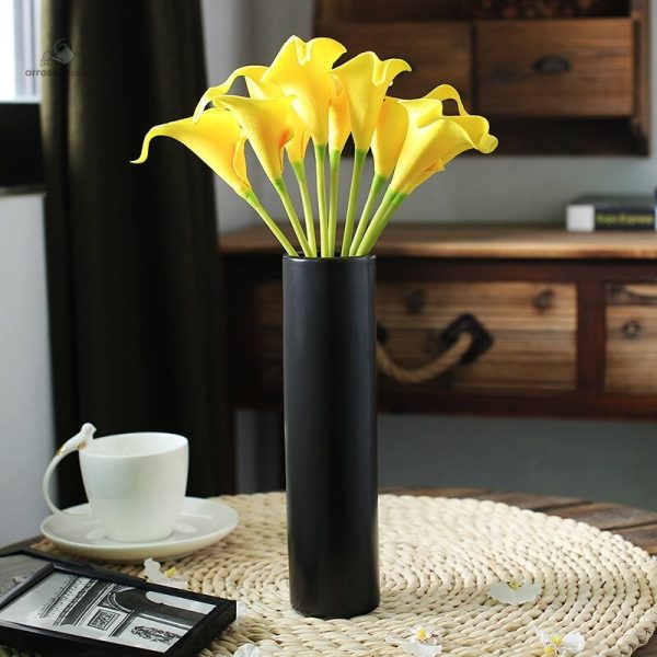 Vase noir mat pour fleurs et plantes