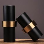 Vase contemporain noir doré pour décoration
