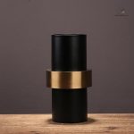 Vase noir doré pour style minimaliste