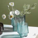 Vase design ondulé pour décoration intérieure