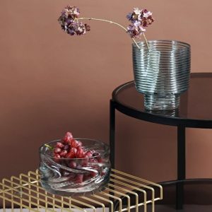 Vase contemporain avec forme ondulée unique