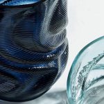 Vase élégant ondulé, idéal pour bouquets