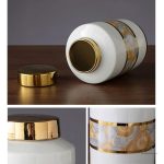 Vase design doré, accessoire décoratif unique