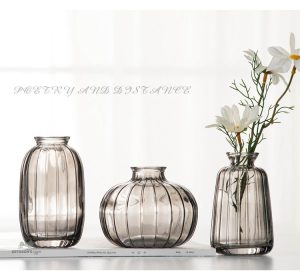 Vase soliflore haut en céramique blanche