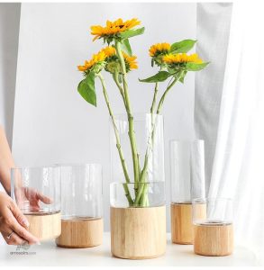 Vase design en verre et bois, élégant et moderne