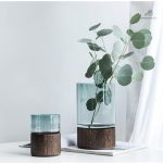 Vase en verre et bois, accessoire décoratif unique