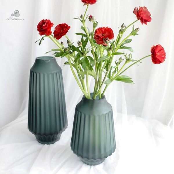 vase-verre-depoli-1 Vase en verre dépoli design élégant