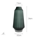 Vase en verre dépoli pour maison contemporaine