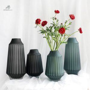 Vase design en verre dépoli moderne