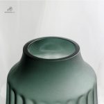 Vase en verre dépoli avec finition mate