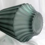 Vase contemporain en verre dépoli