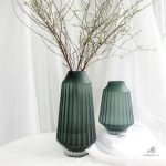 Vase en verre dépoli au style minimaliste