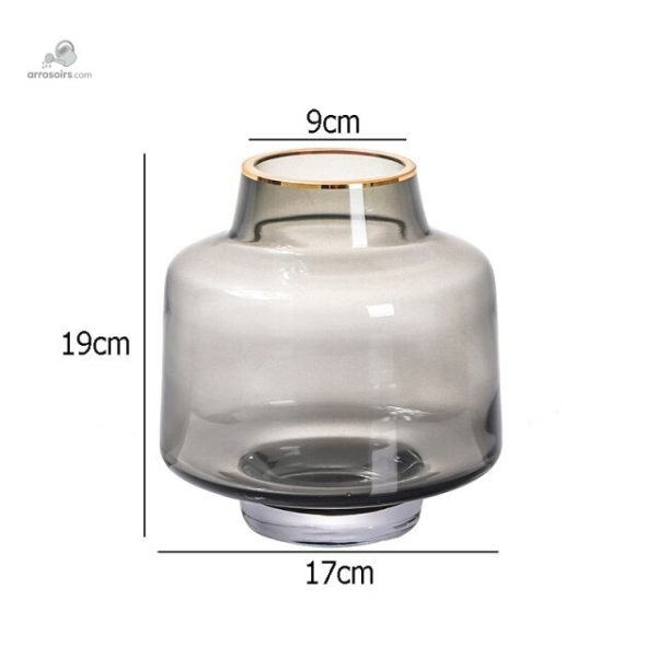 Vase en verre fumé, style minimaliste élégant