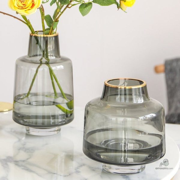 Vase en verre fumé, accessoire chic