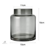 Vase noir en verre fumé pour un look sophistiqué