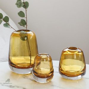 Vase en verre jaune pour décoration intérieure