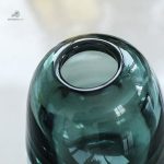 Vase en verre élégant jaune