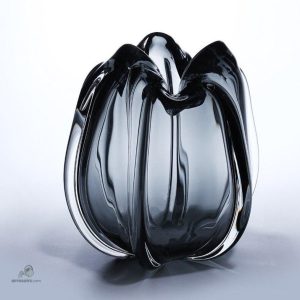 Vase moderne en verre noir