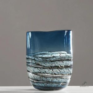 Vase en verre soufflé, nuance bleue, style moderne