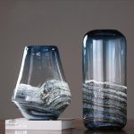 Vase en verre soufflé aux lignes épurées