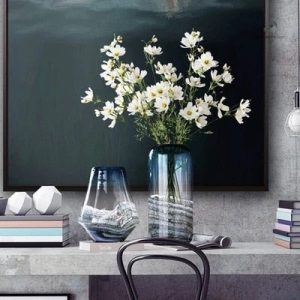 Vase design en verre soufflé élégant
