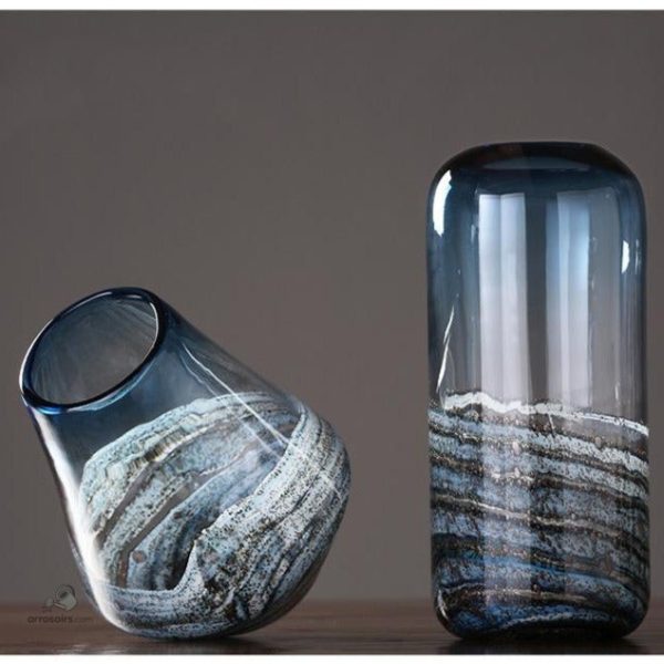 Vase en verre soufflé avec un style chic