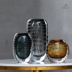 Vase moderne en verre vert émeraude